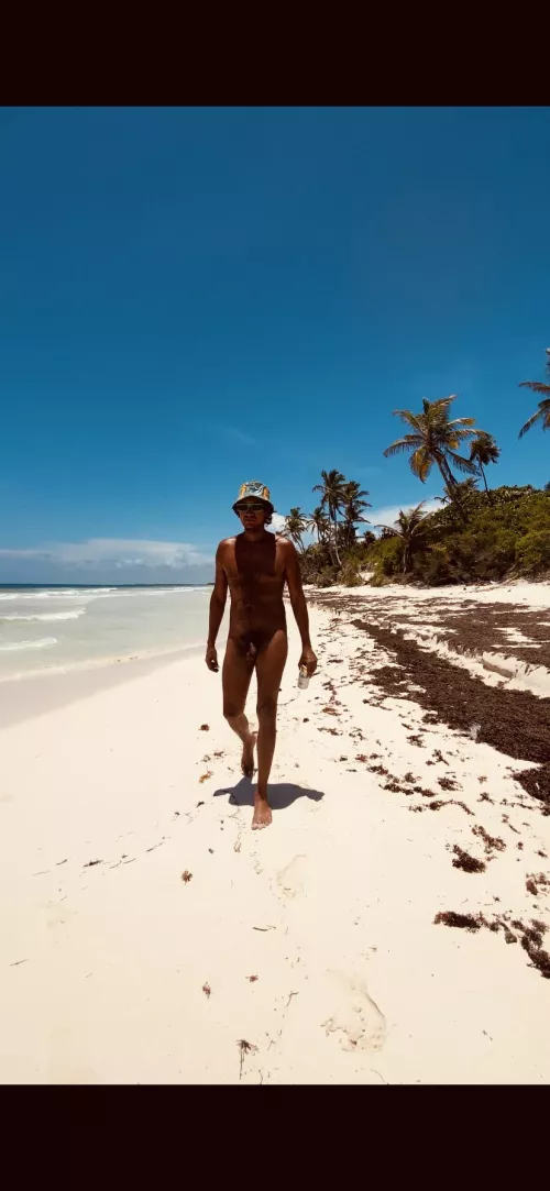 Sunday beach walk by Noodbeach