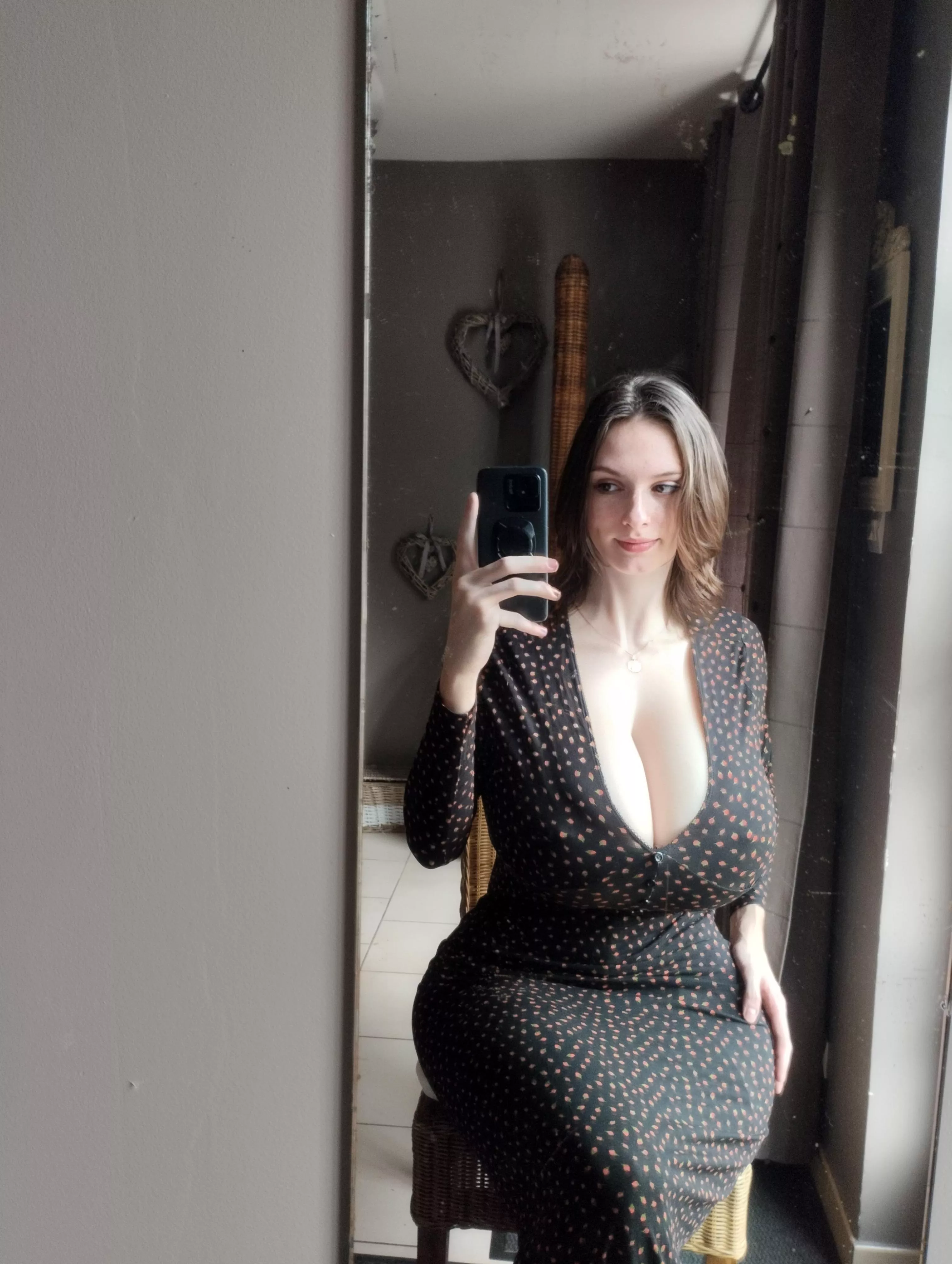 Thick thighs in grandma dress posted by Zoepcbh