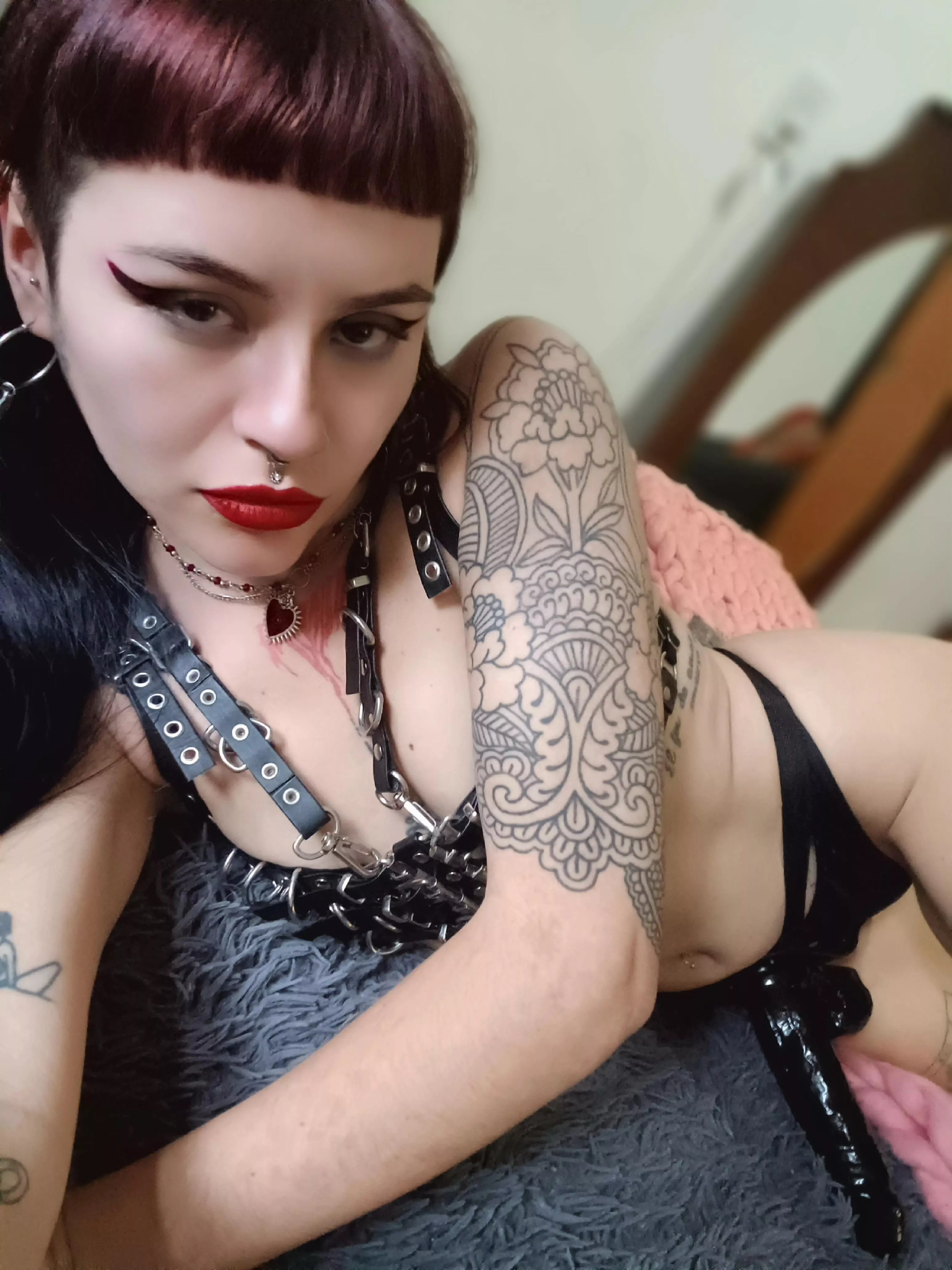 Tonight we have a date for 3. Me, my BBC and your ass  posted by IfyouseekJuless