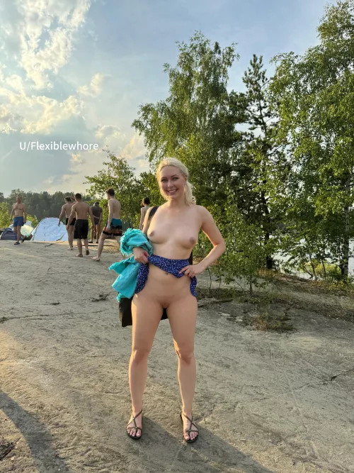 Would you go swimming with me? 💦 by Flexiblewhore