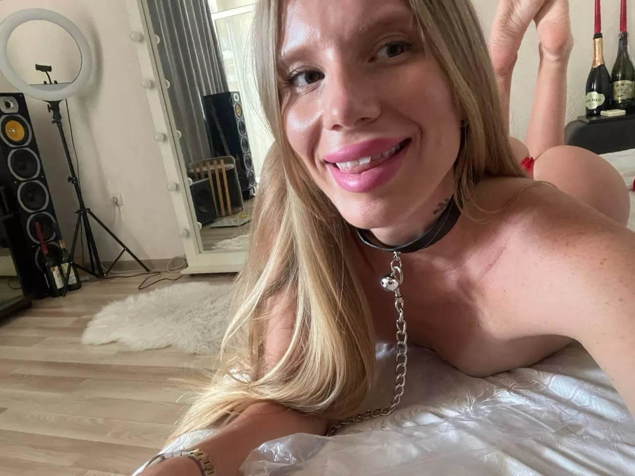 You need to hold me tightly to have all the power over me posted by DarlingDreamySiren