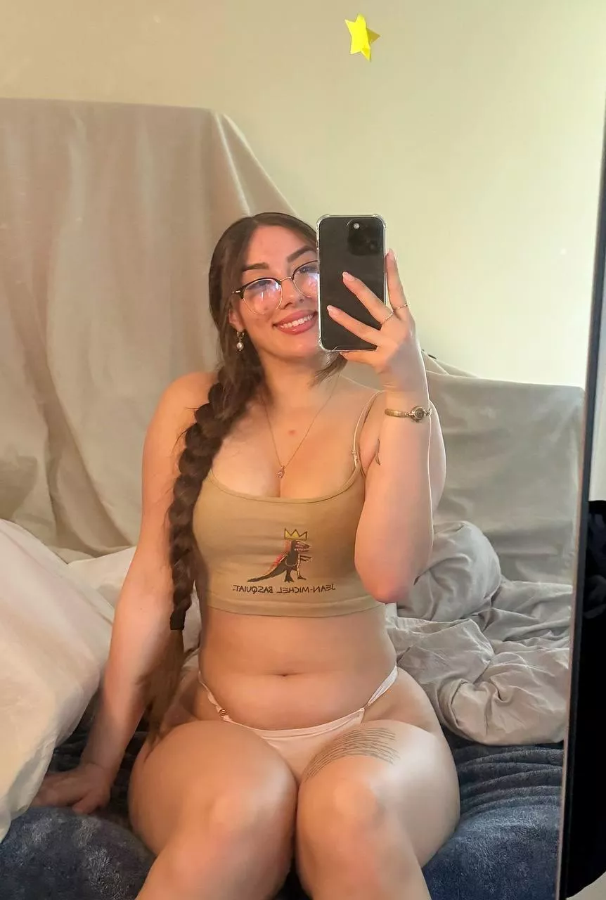 Young, tight & a little goofy.. am i now on your radar? posted by CuteBandi