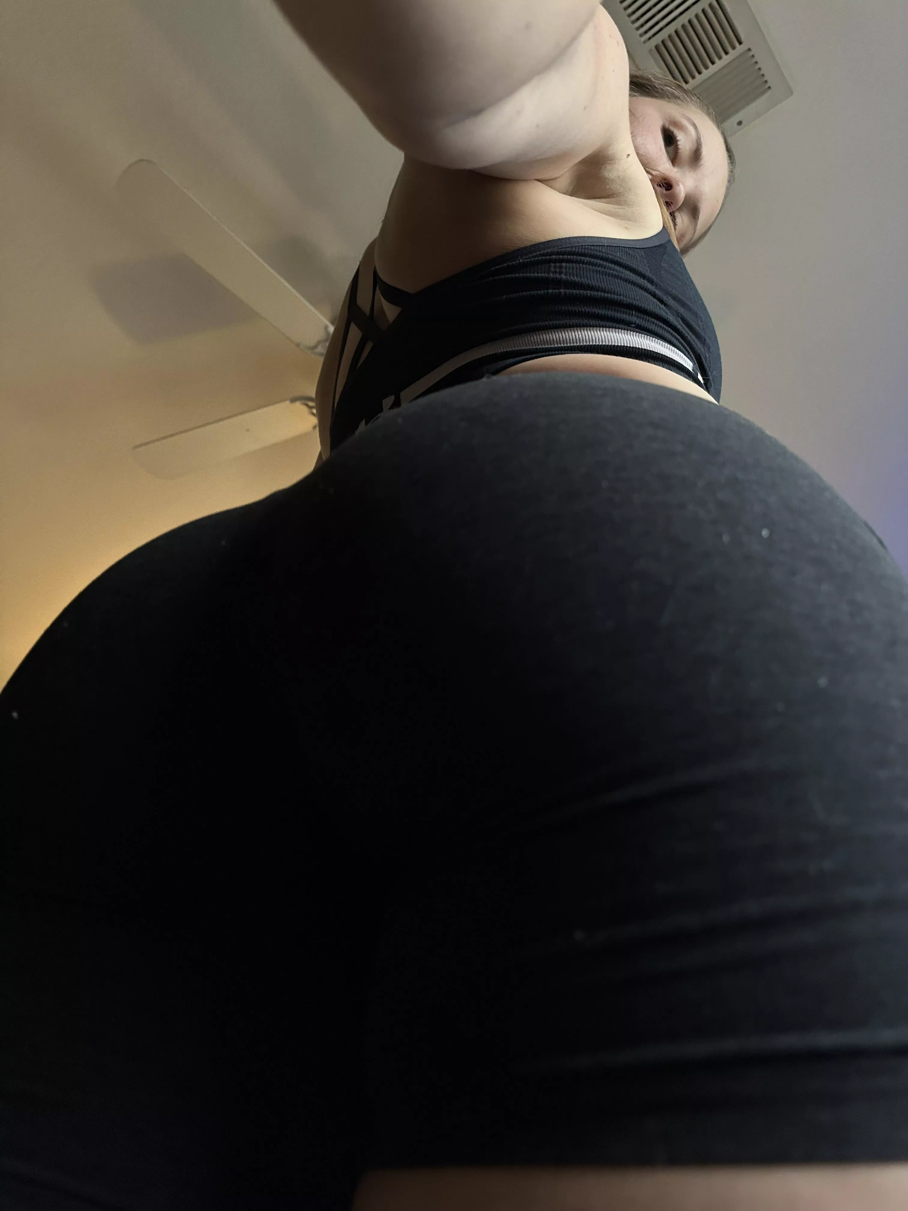 your view before I take a seat on your face for a bit posted by cumwcourt