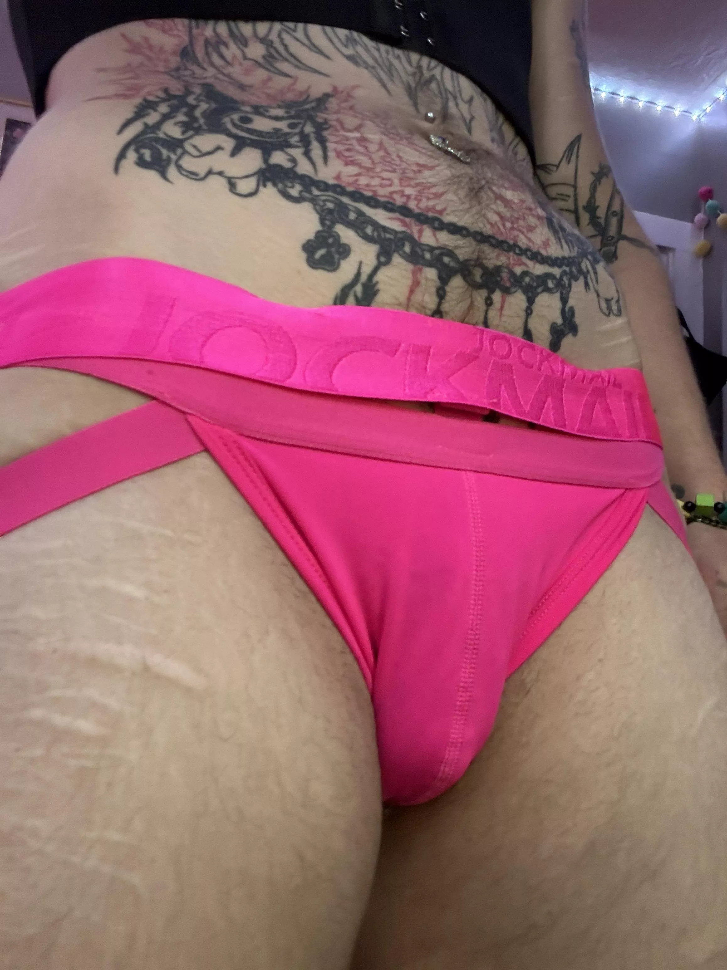 Do you think my bulge is big enough 🥺 posted by Bumfuck_Barbie