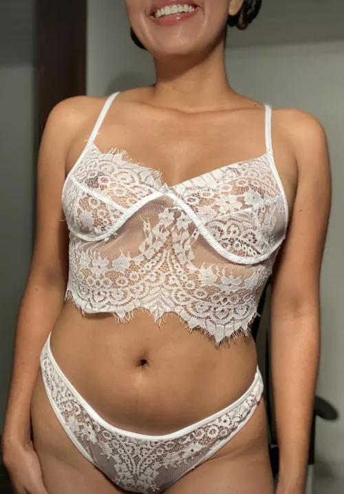 Enjoy my cute smile [F]  by angie-mariee