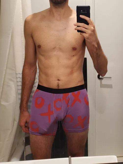 Giving you XOXO today by RoyalEmergency1234