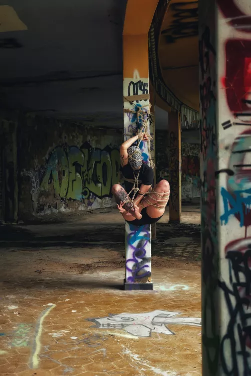 hashira at sanatorio del gottardo by semenawa