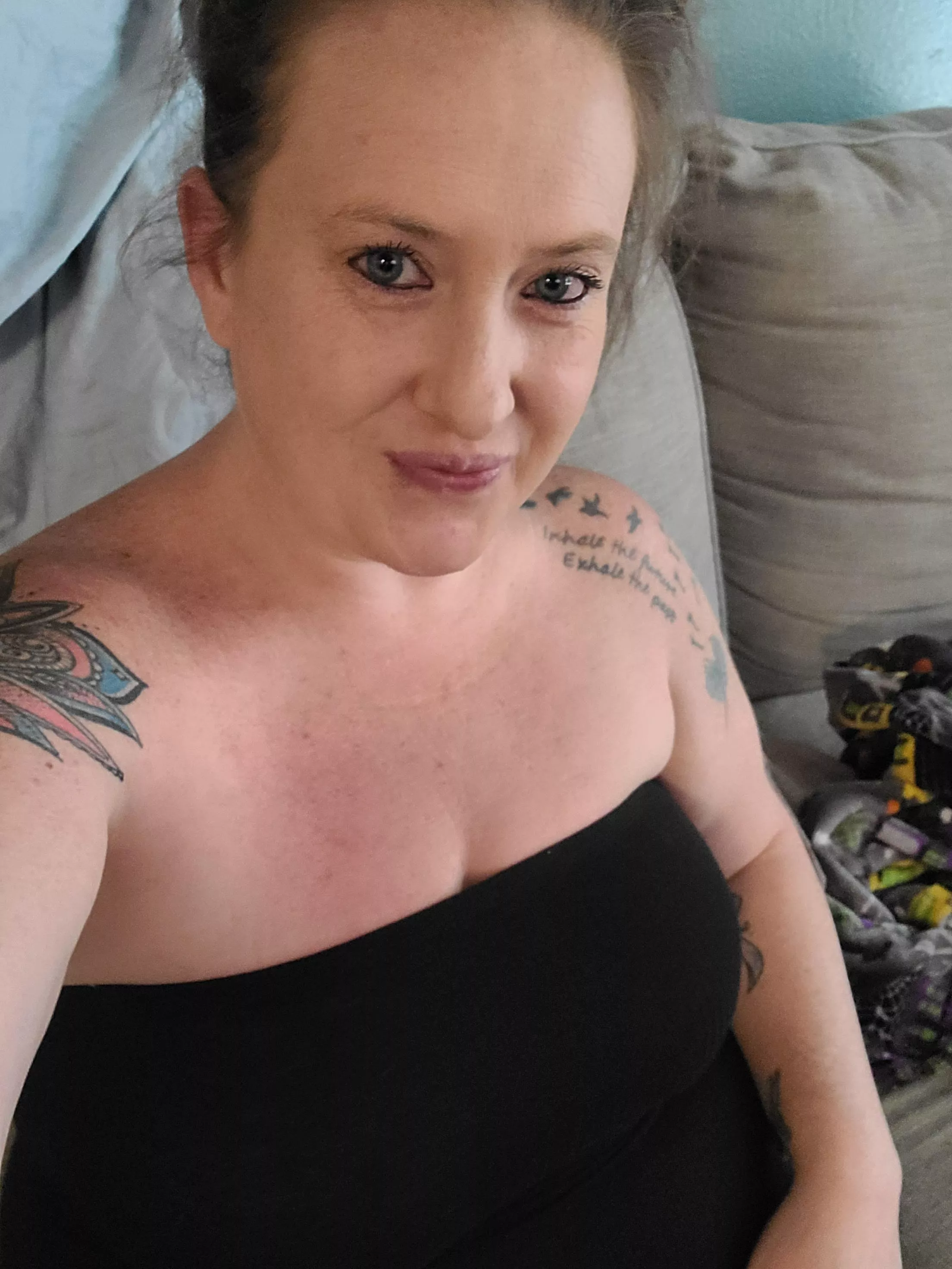 Hope your having a great Friday night!  posted by BekkaBadd