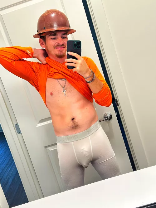 How’s the bosses outline ? by KinkyKen10