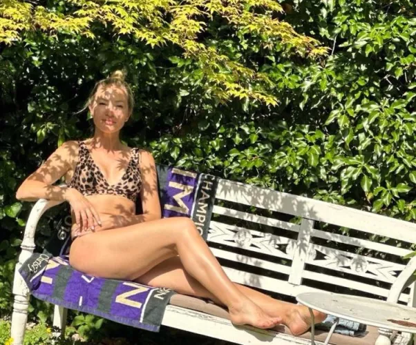 Loving how I look in this lingerie by _LUNA_angel