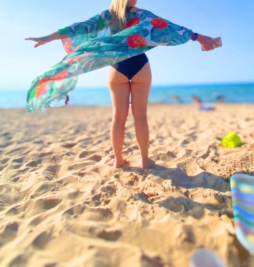 Make me your wallpaper and show me posted by booty-blonde