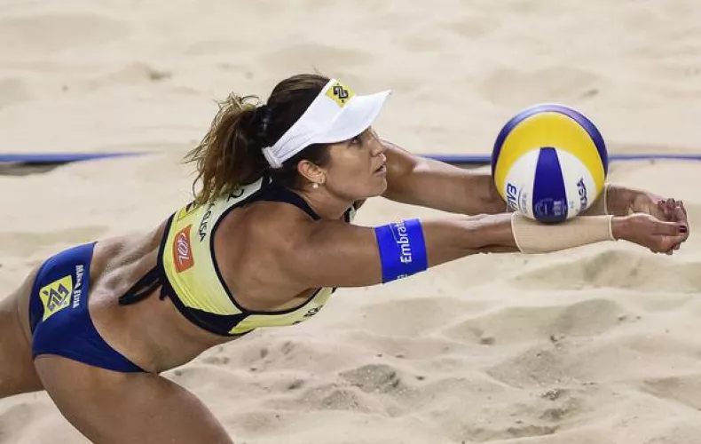 Maria Elisa Antonelli by YongWeddle