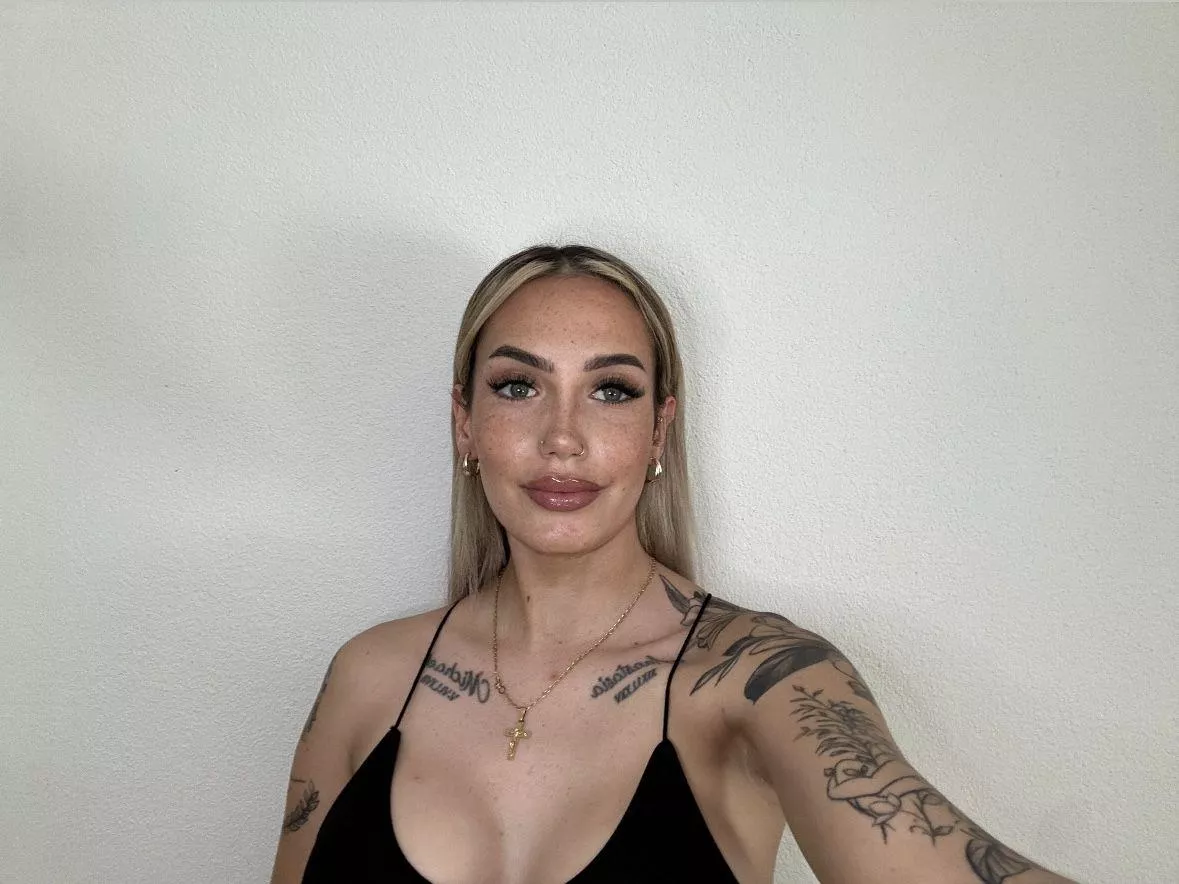 My breasts and your mouth seem like a good combination posted by SunnySunflower0