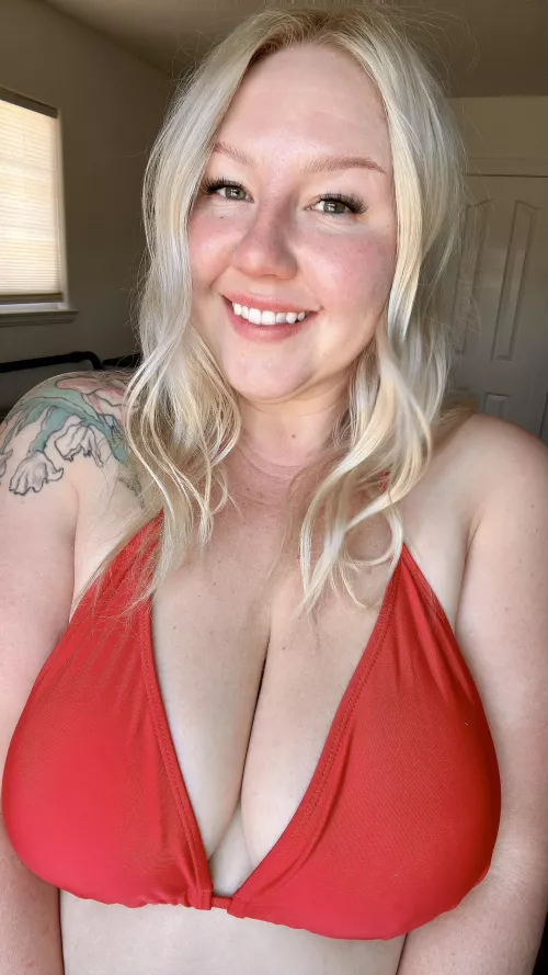 No makeup 🙈 by VioletMae48