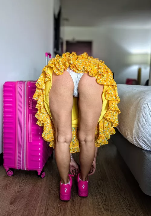 Oh no, my shoe is untied. by SRPRed