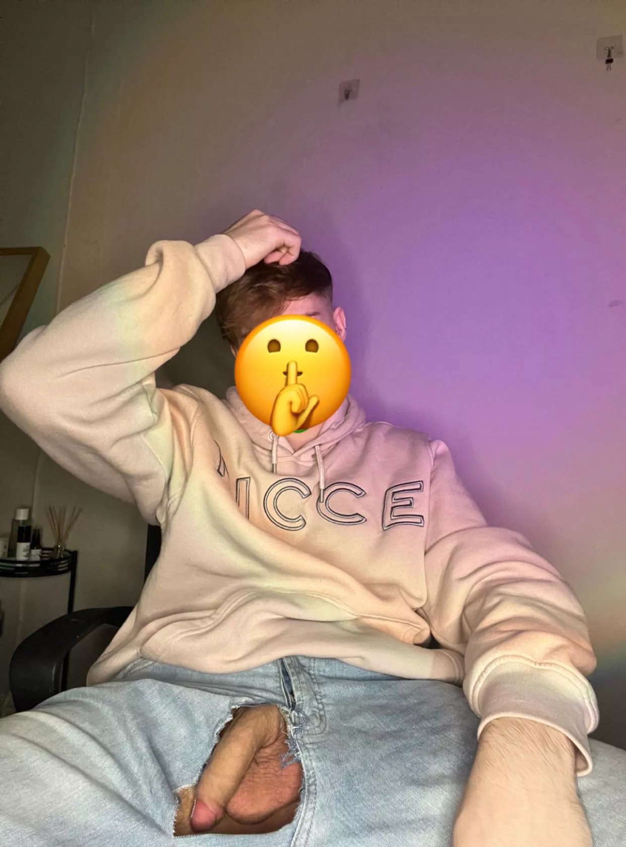 Oops… ripped my jeans 👀 (21) posted by boynextdoor2001