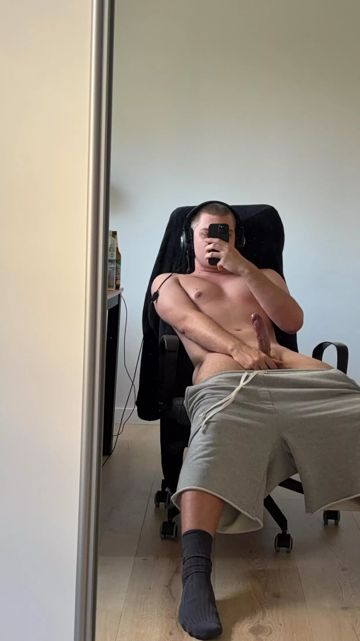 wanna sit on daddys cock? [M21] posted by daddydom2230