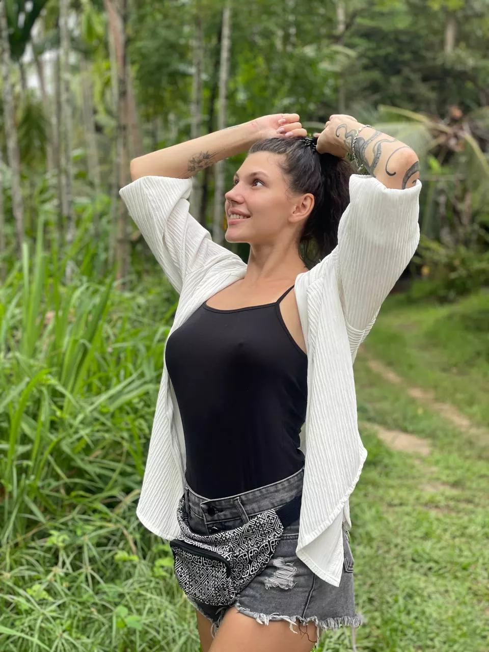 What incredible humid and clean air near the sea in Thailand posted by Little_Eva_20