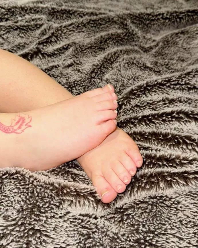 Which dwarf feet are u starting left or right posted by LuminousLeopardk