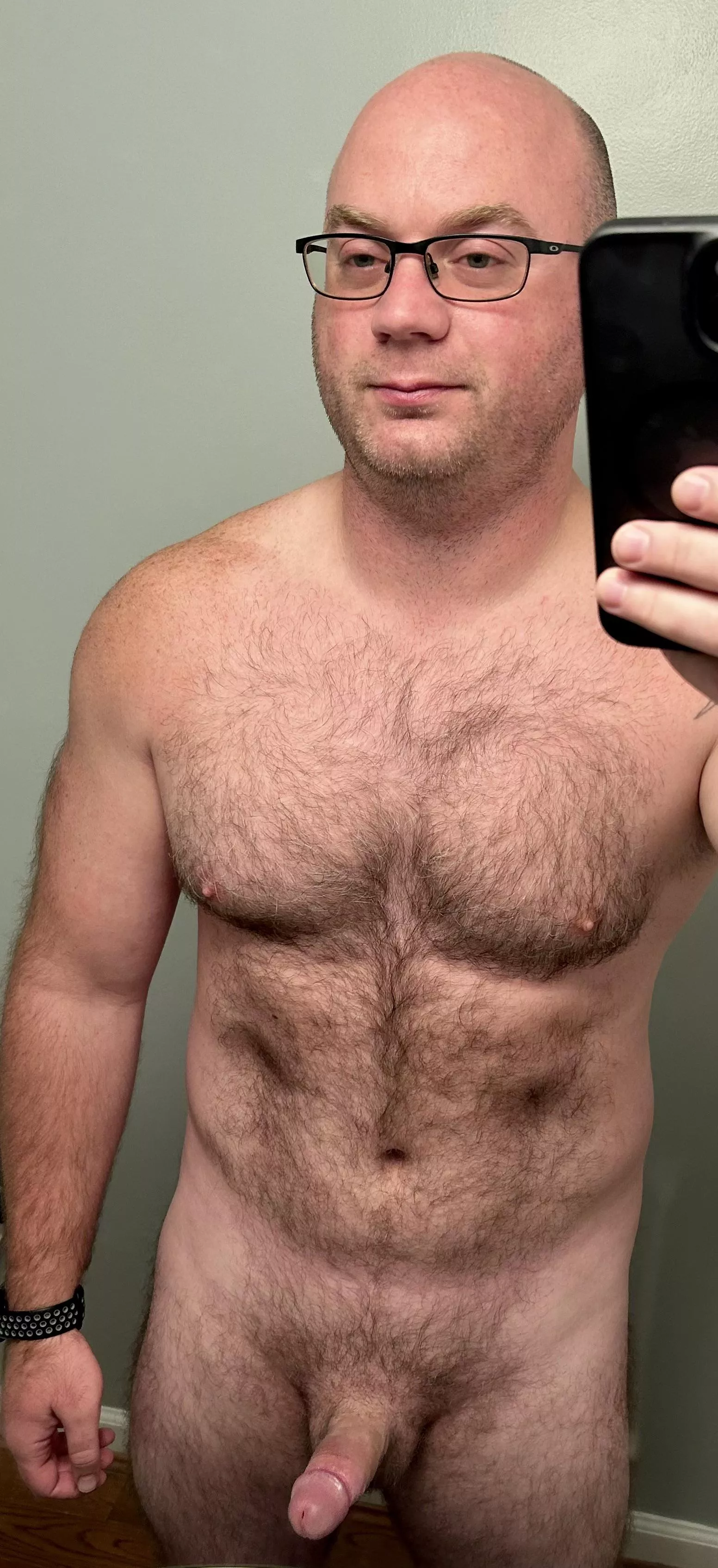 [40] Do Most 40 yr Old Dads Play Soccer, Lift Regularly and Look Like This? posted by Hot_Hotel4411