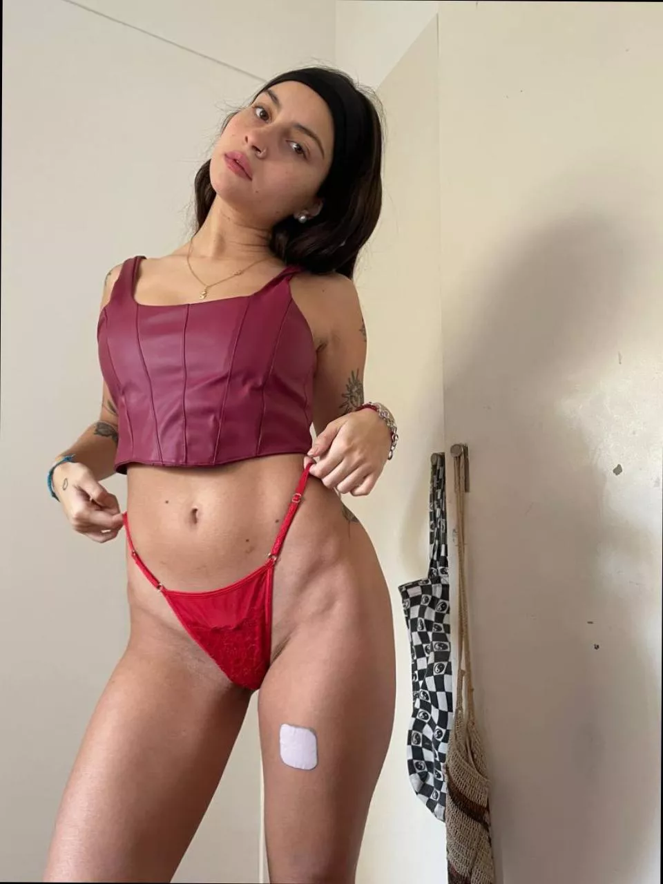 Am I a hot Latina posted by Weekly-Spare-3413