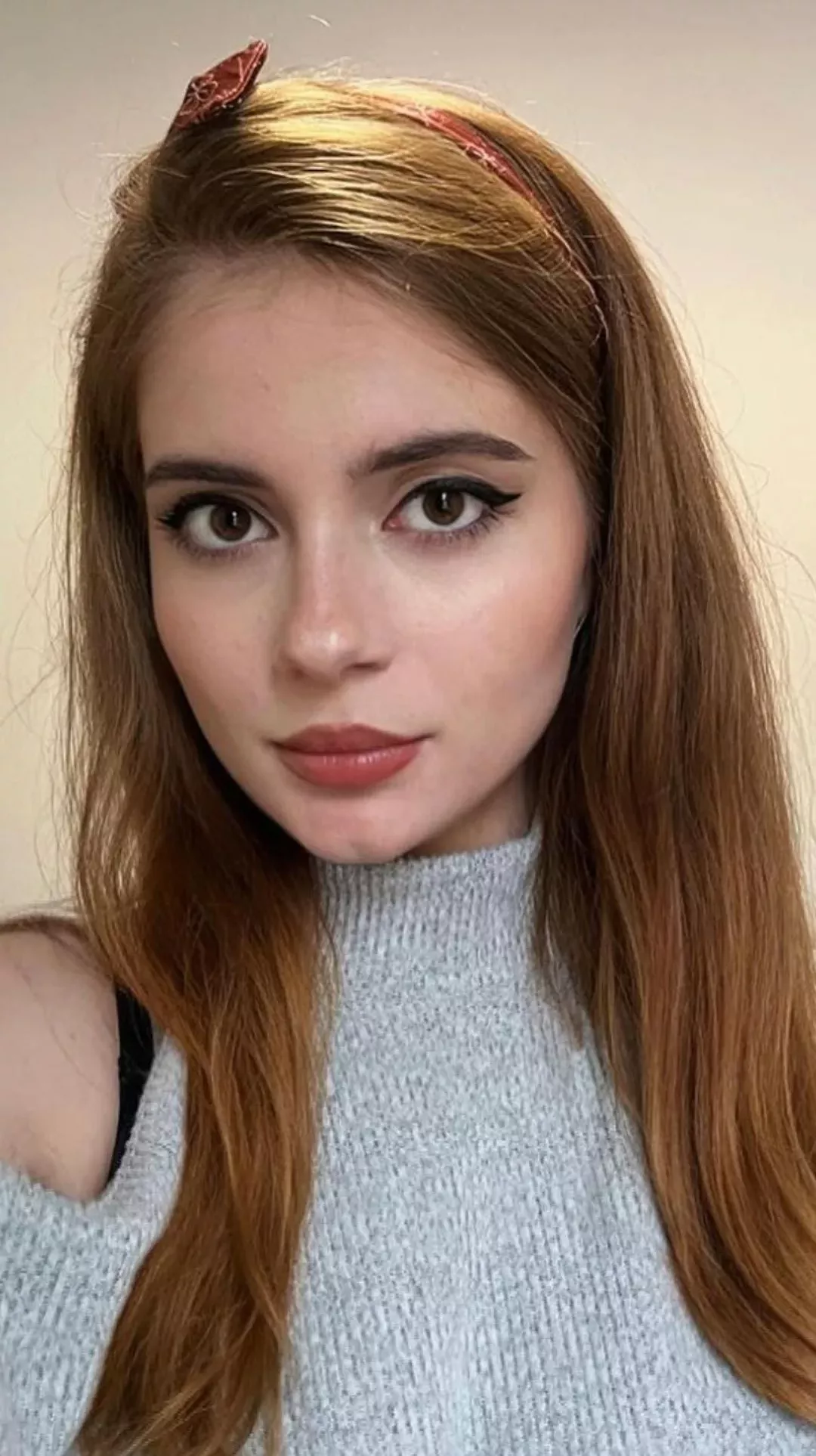 Ana Tipordei posted by Luke0ne