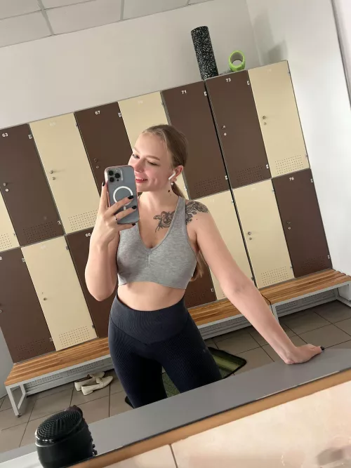 Guess what's hidden behind my smile? by BabySweetestt