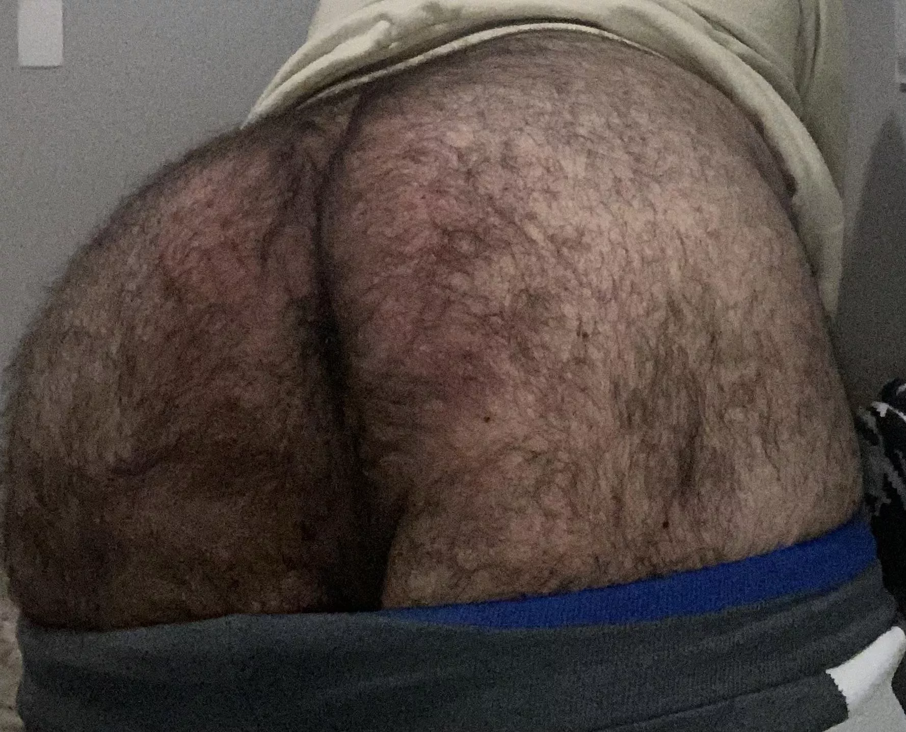 Hello. posted by HairyBttm31