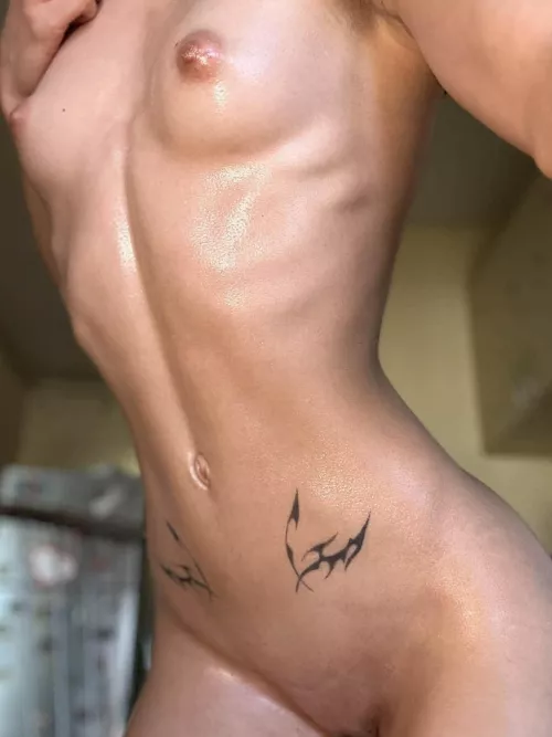 I look fantastic with my skinny frame by Isla_Lucinda