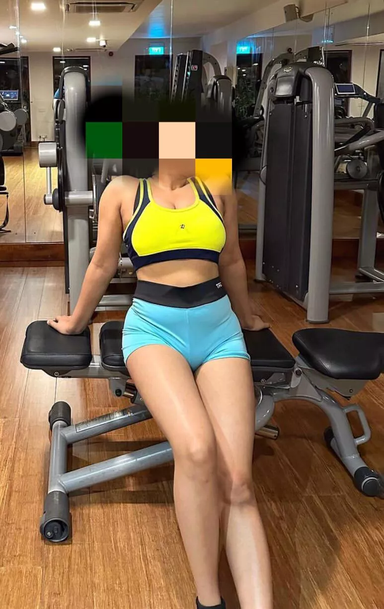 Posing instead of working out  posted by Discreet_25