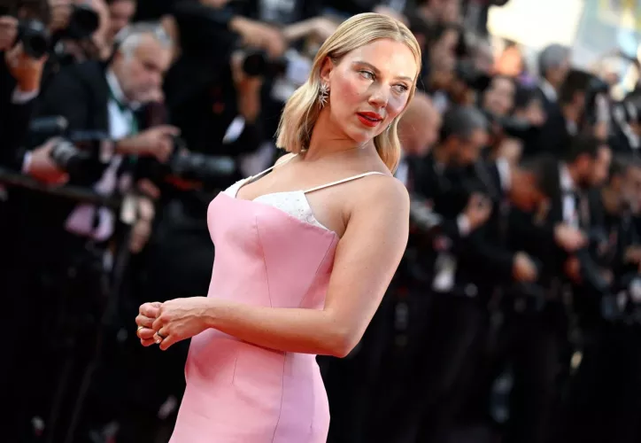 Scarlett Johansson  by figurephilosopher