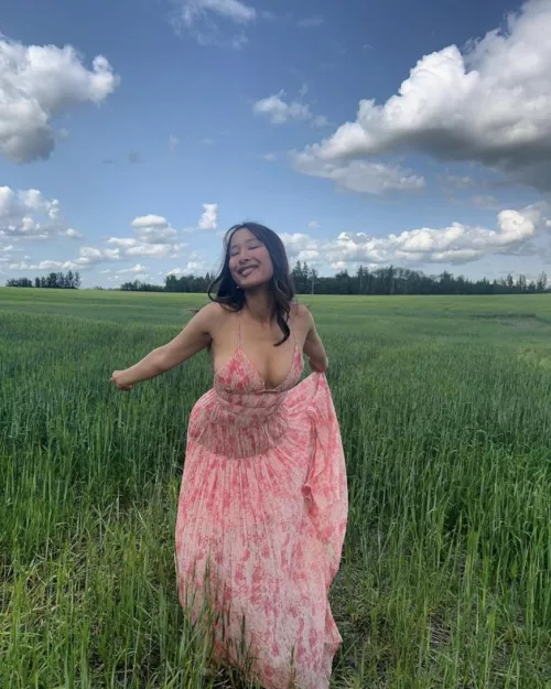 Some nice cleavage from Santina (BBCAN11) by PowerInspector