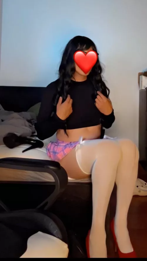 Used to want to be one of the guys getting ready for the girls on the black casting couch.. now I want to be the sitting on it by itsyagurl2324