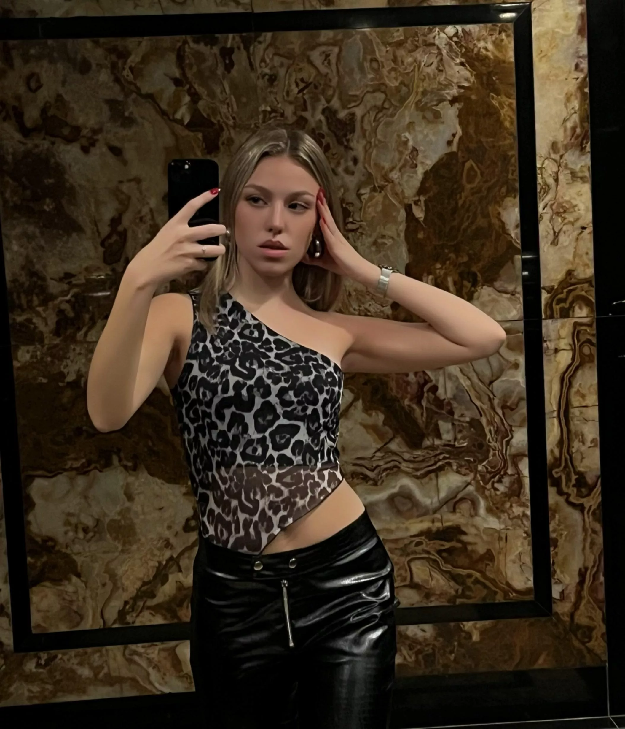 What's the first thing you'd say if you saw me like this, honest answers only
 posted by Friendlygirl04x