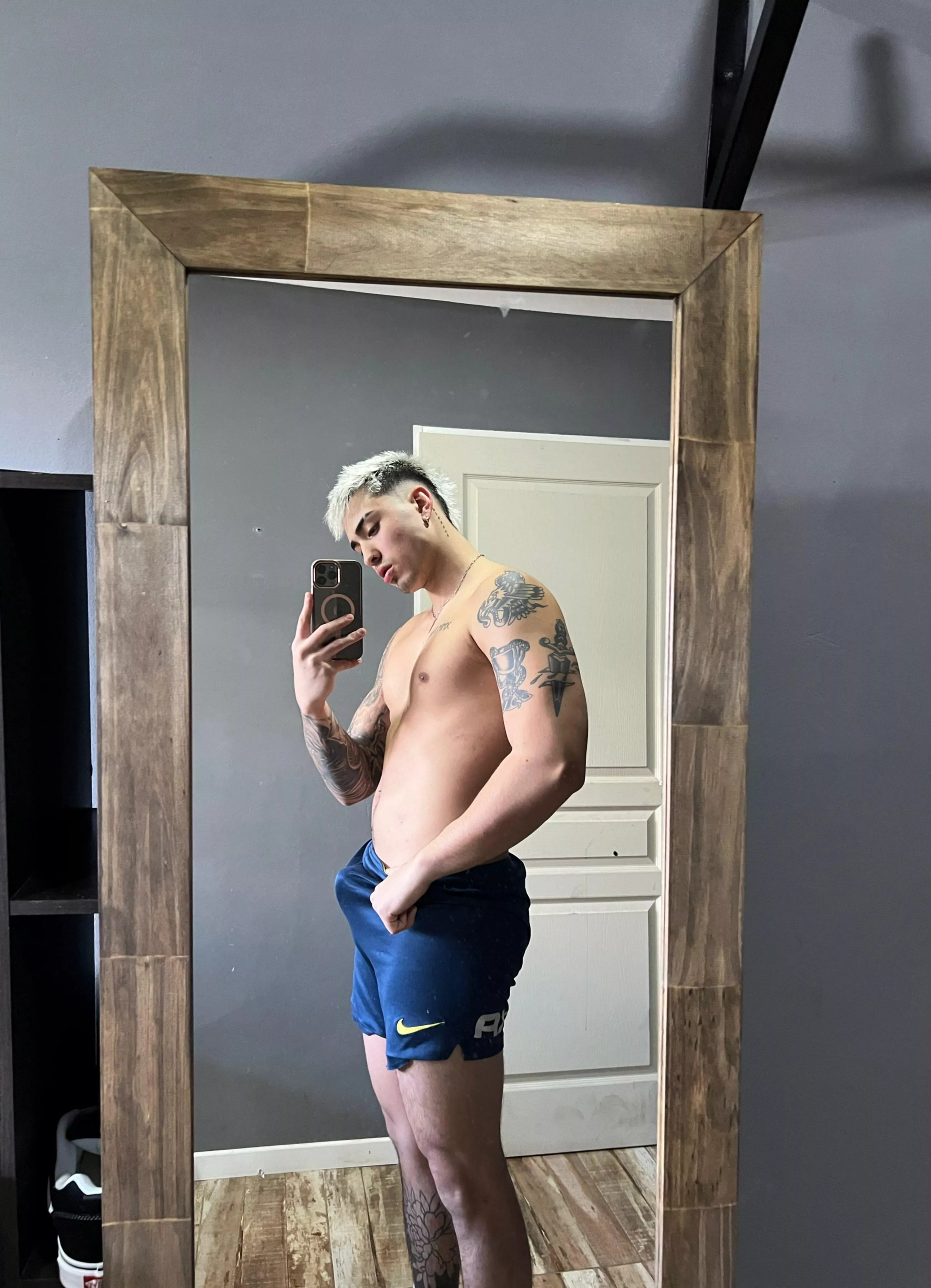 You won't believe what's hiding in my pants! posted by ZaynReeed