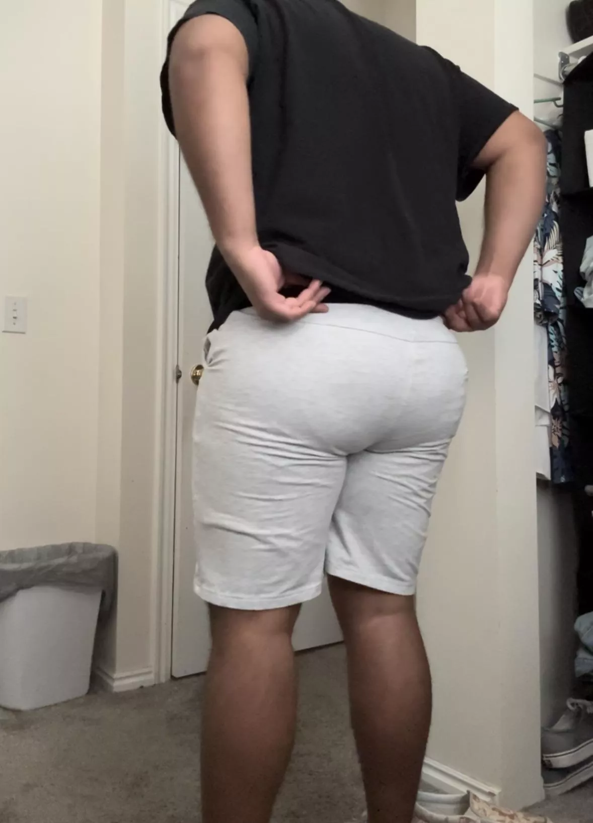 Another day an other ass pic posted by Electrical_Ant_711