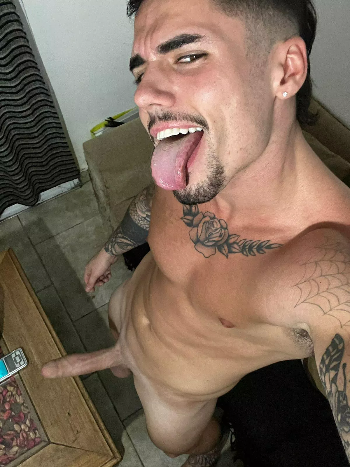 Are there any submissive guys out there who want to see what I'm capable of? posted by MartinBautista