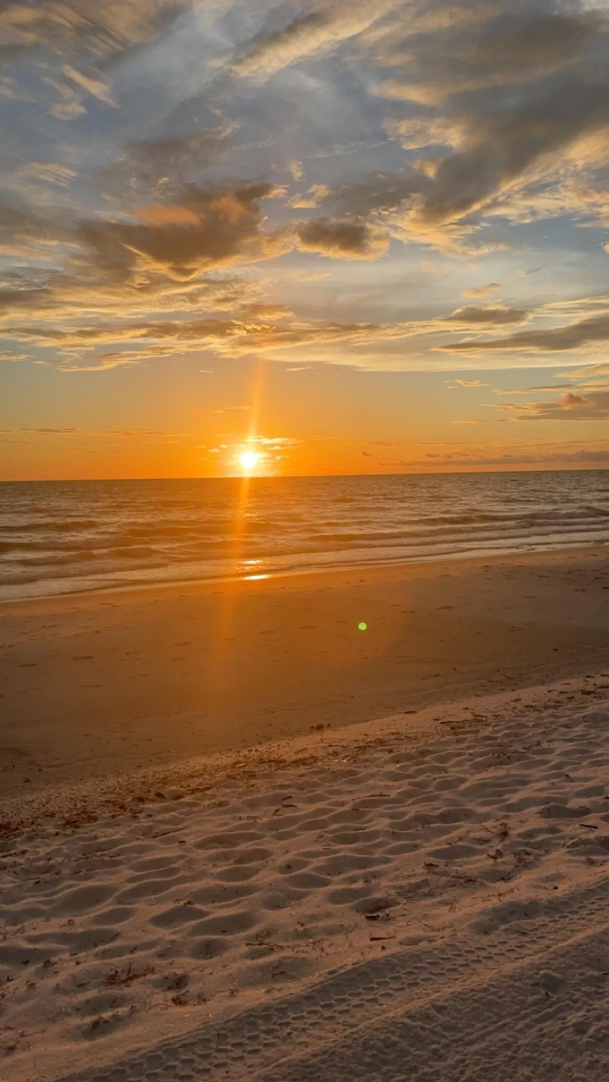 Beach day❤️ posted by Toes91172