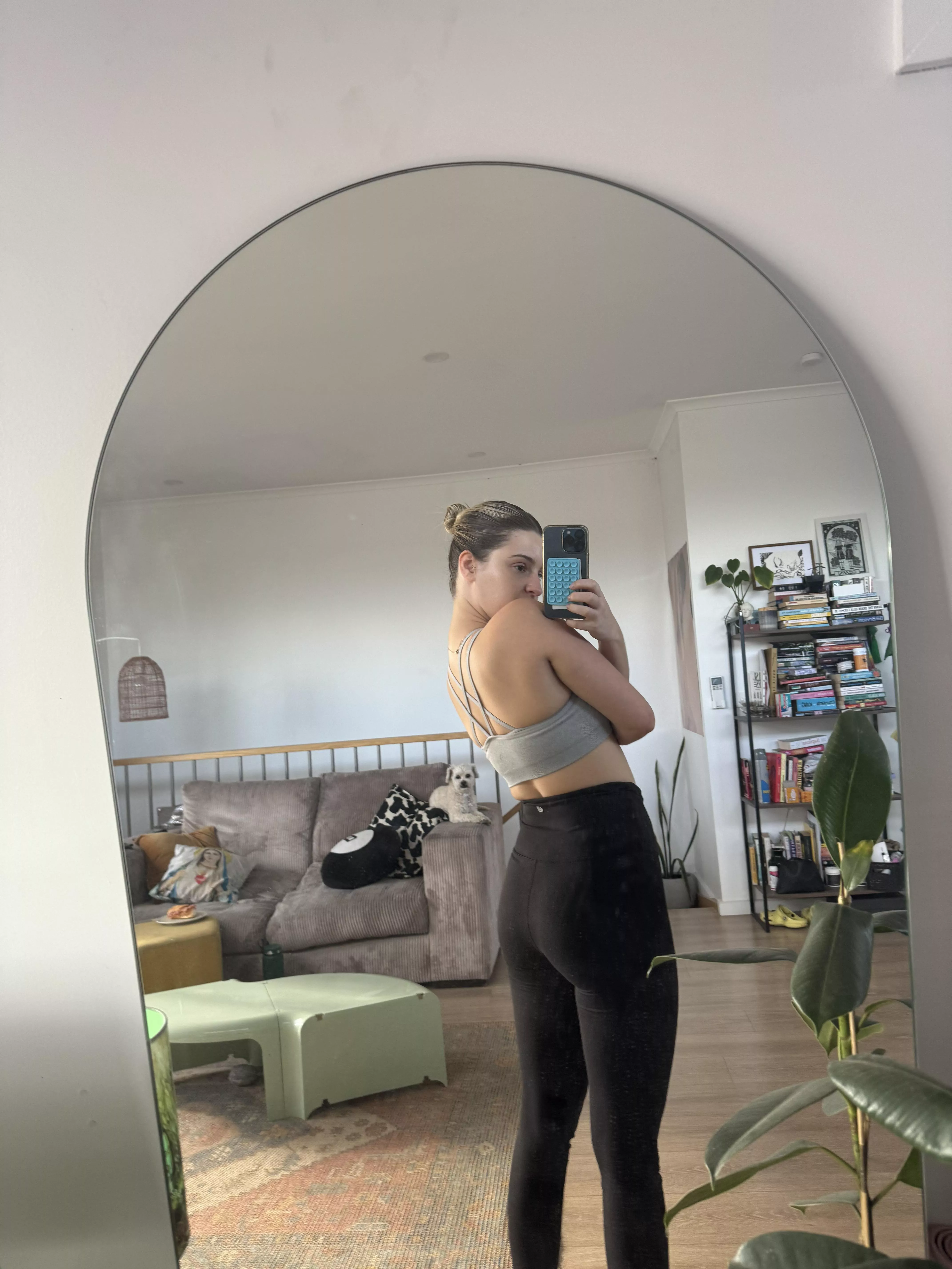 can you see my glutes coming in (f) posted by Unlucky_Service_4482