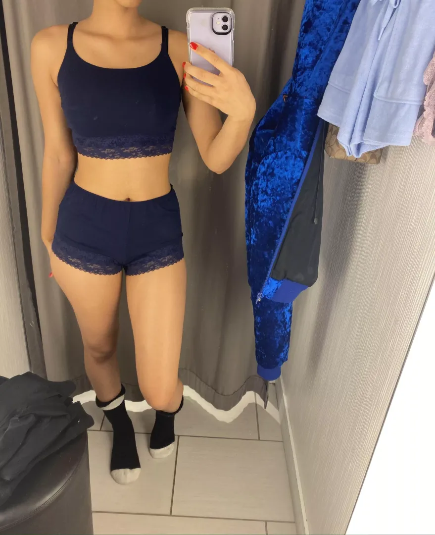 Do you like my fashion....... do you like my style ? posted by aqwa_audra