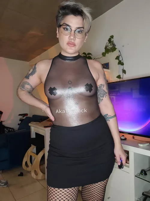 I may have a resting-bitch-face but I am actually quite nice and fun lol by Akali-Rock