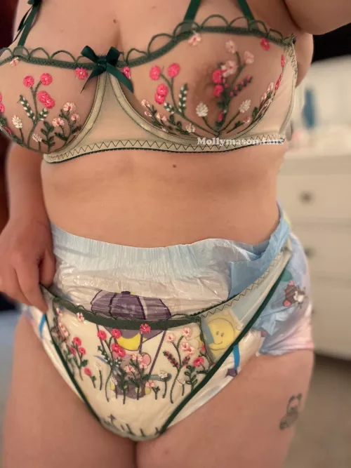 Lingerie and diapers is my favorite game of playing pretend. ‘Lets pretend to be a big girl’ 🤭 by Mollymason_abdl