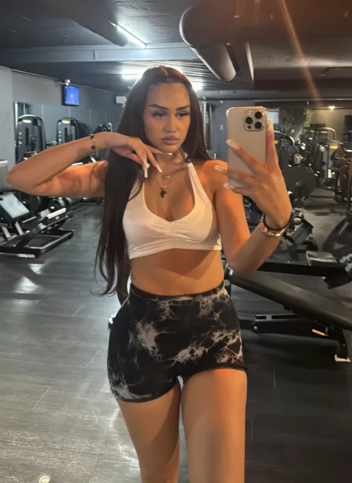 monday glutes day by Consistentgirlcute