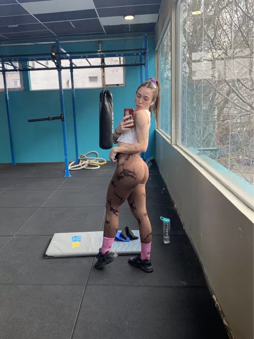 Mondays are hard but so do I ;)  by munek_piol4