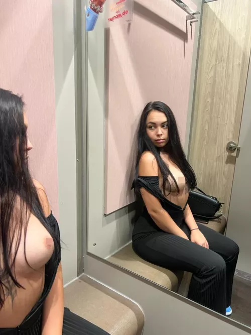 my look when no one is there to advise me  by Lizzyluu_