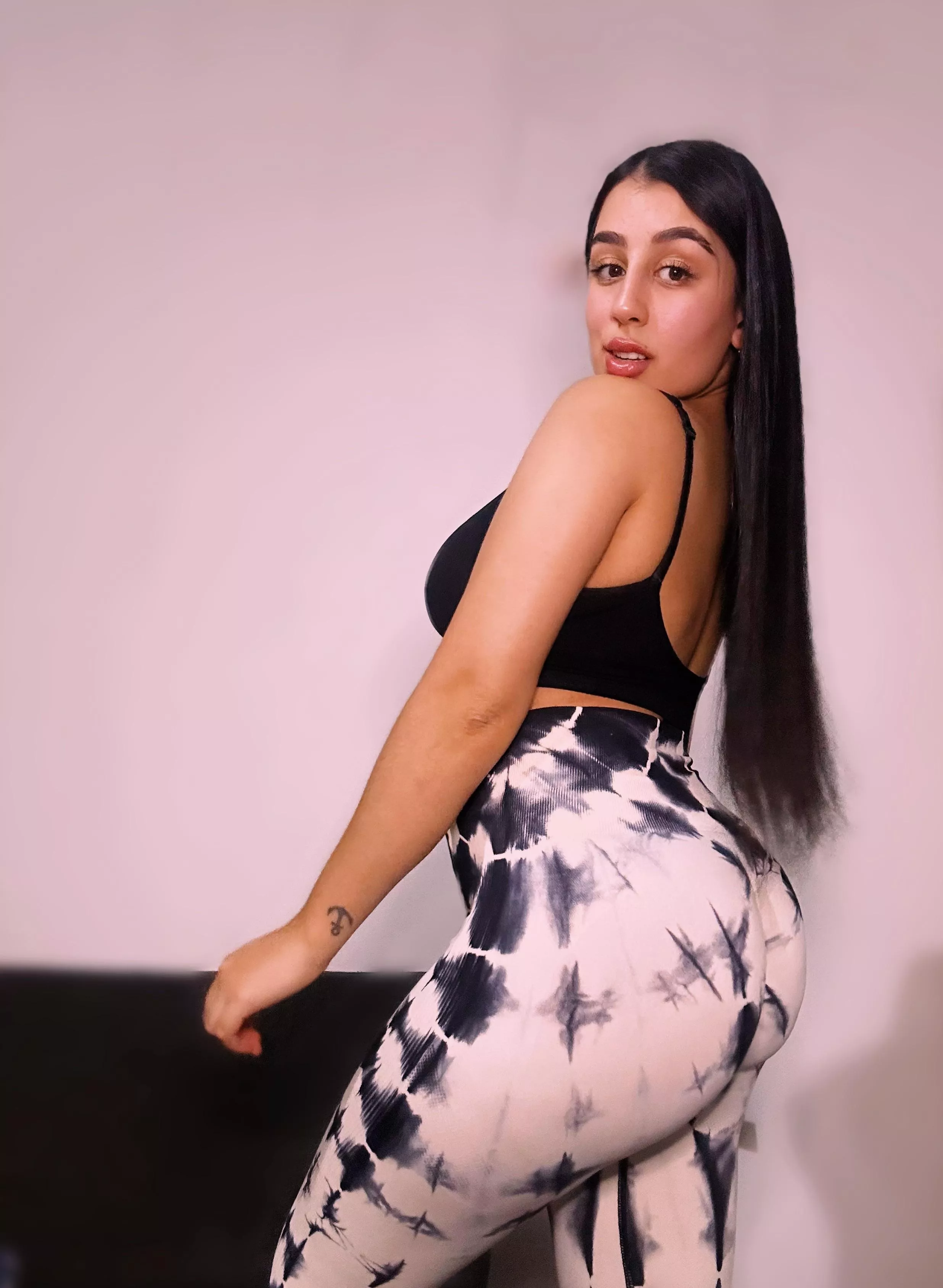 My new batik leggings are comfortable and HOT  posted by mimipurelove