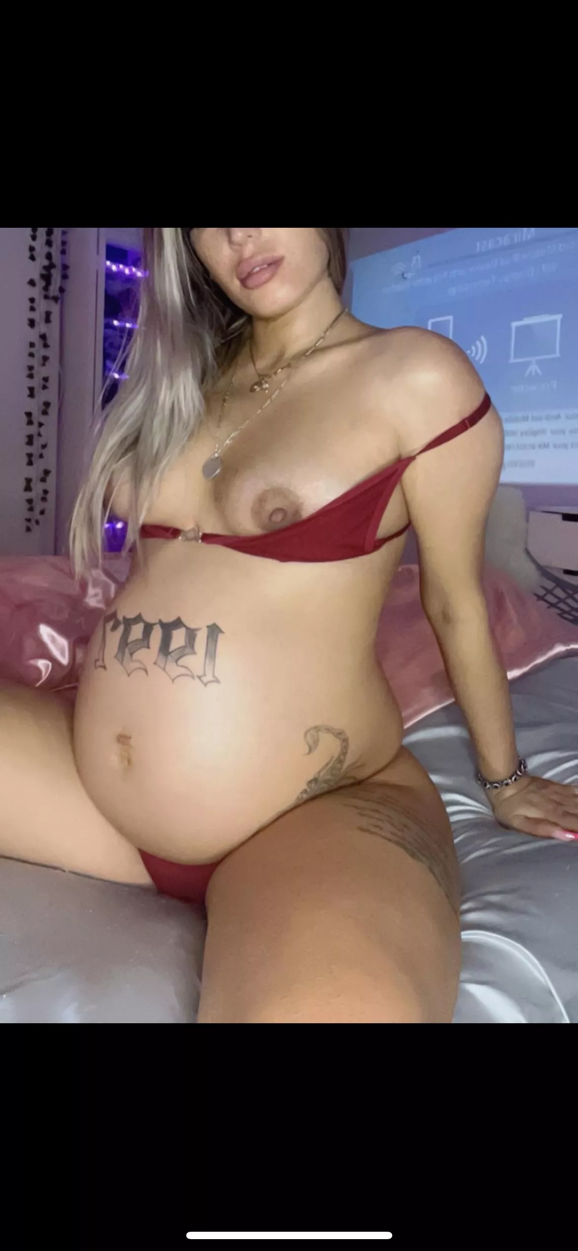 Pregnancy is so hot  posted by BeeInternational3856