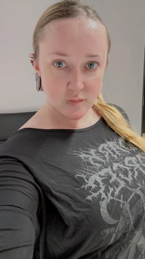 Pretty in black by dreamy_angel777