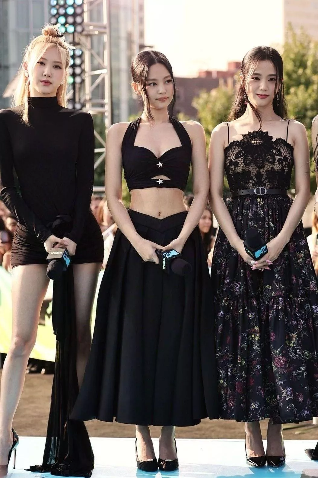 Roseanne Park, Jennie Kim, Jisoo Kim posted by Zealousideal_Dog3430