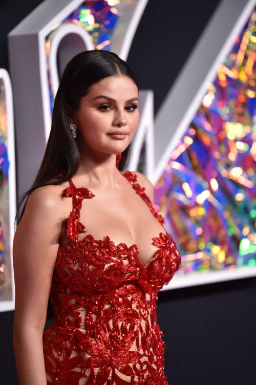 Selena Gomez turns 32 today  by Mind__High